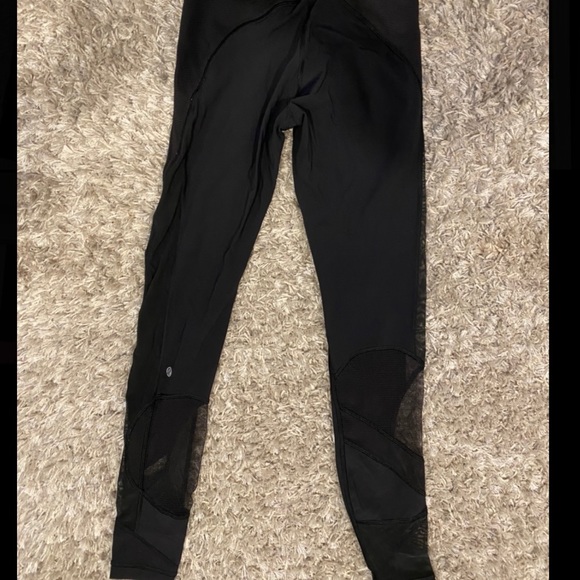Lululemon Mesh Pattern Leggings MAKE AN OFFER - Picture 3 of 7